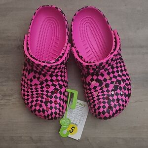 CROCS Checkered Pink and Black Water Shoes